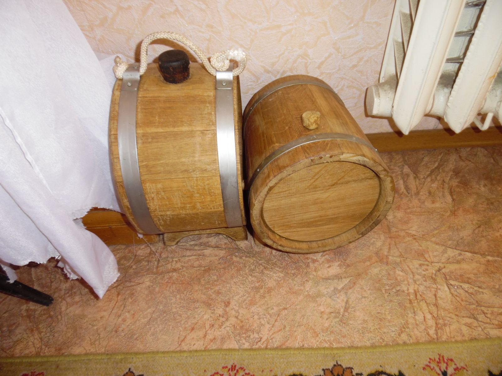 Типа виски (слева) и типа бурбон