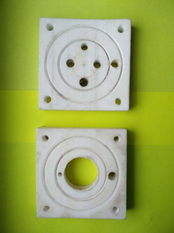 Фланцы из фторопласта.jpg