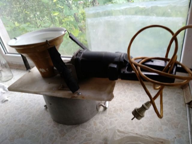 Дробилка в сборе без кастрюли.jpg