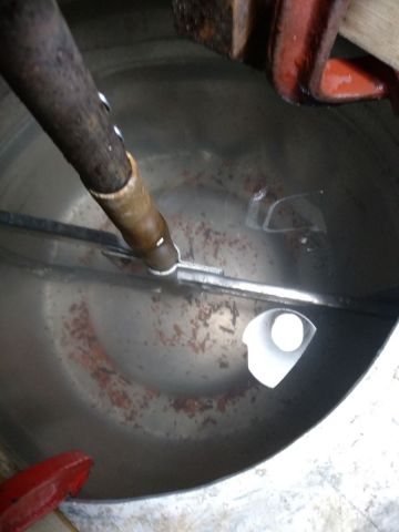 Рамная мешалка Расположение маркеров на дне после остановки мешалки.jpg